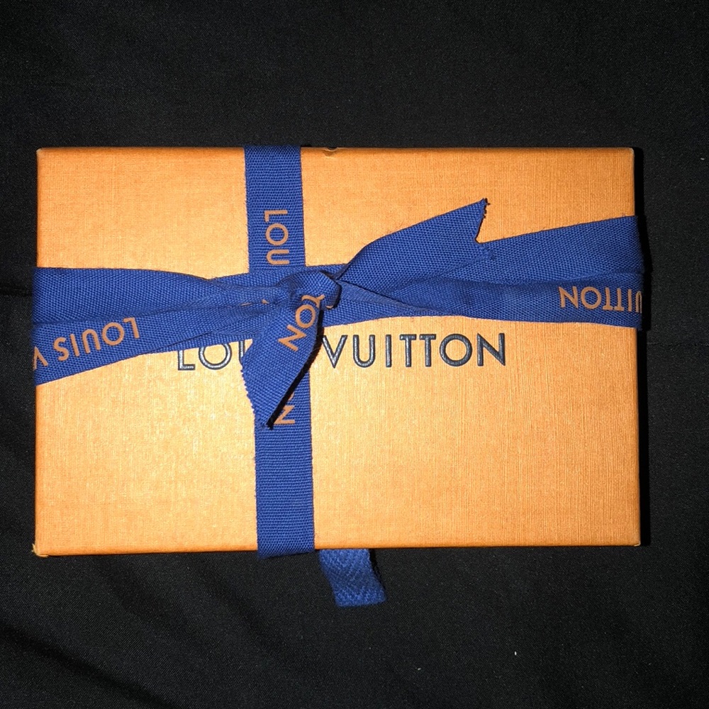 Louis Vuitton Extra small box with ribbon